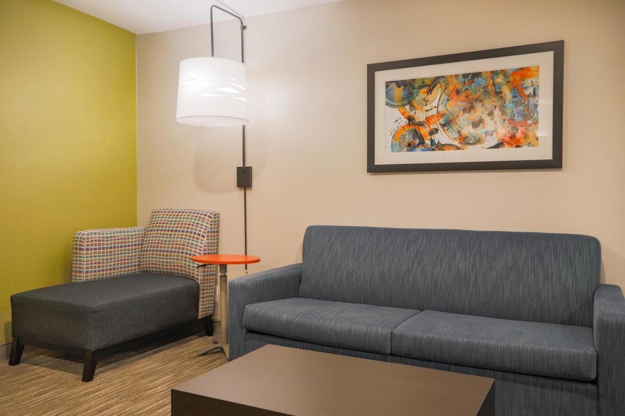 Holiday Inn Express Prescott By Ihg Экстерьер фото
