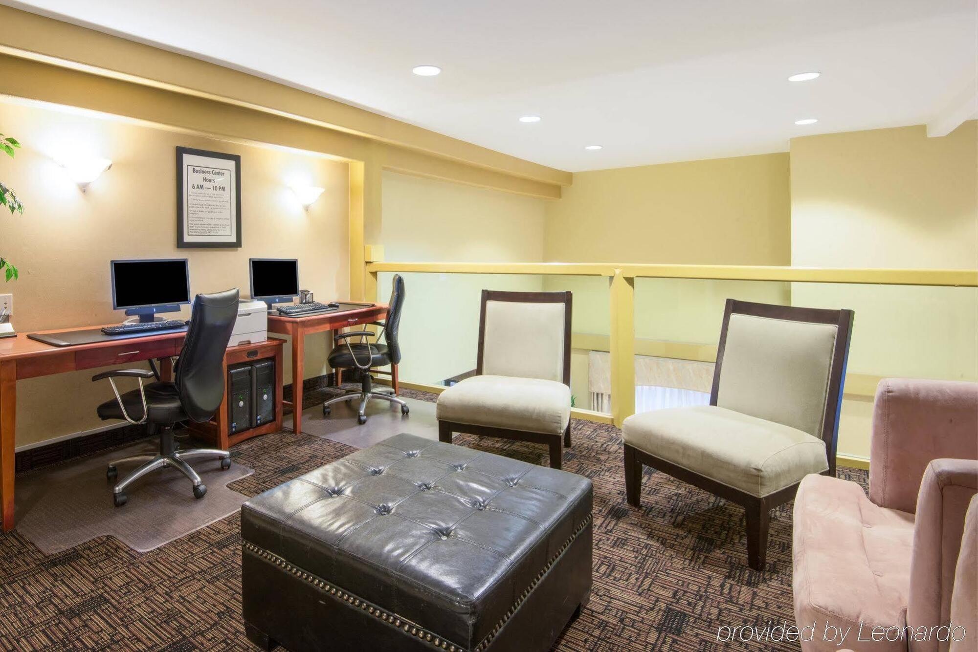 Holiday Inn Express Prescott By Ihg Экстерьер фото